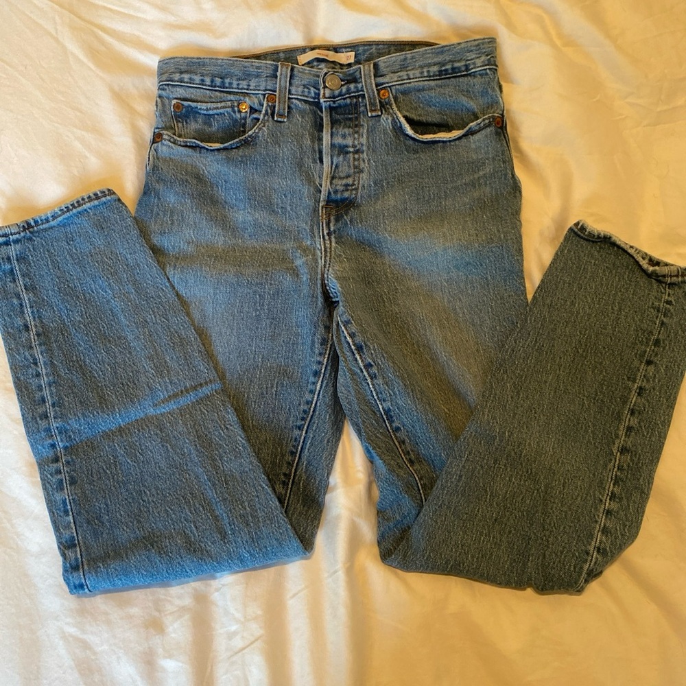 Wedgie Style Levi’s - Size 27